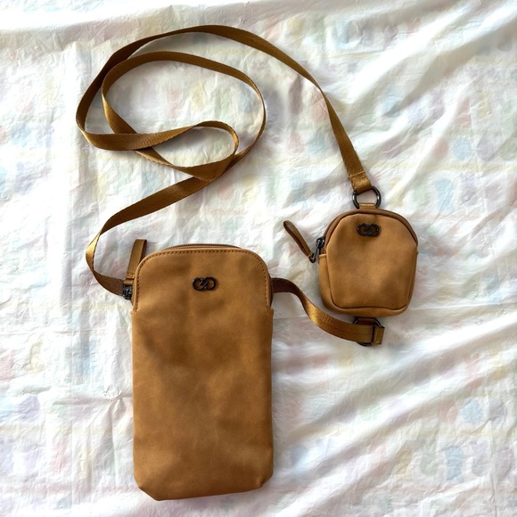 Alia Handbags - Calia Essentials Only Crossbody vegan leather tan rubbed look. NWOT